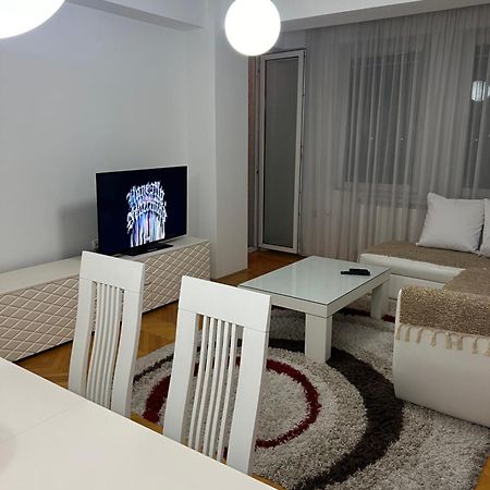 Karas Apartments スコピエ エクステリア 写真